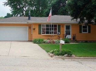 544 E Woolcock St, Jefferson, WI