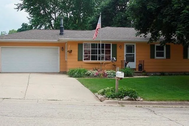 544 E Woolcock St photo 1