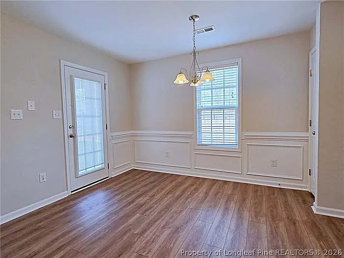 204 Feathers Ln — Photo 14