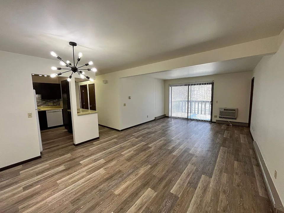 1600 Sawyer Dr