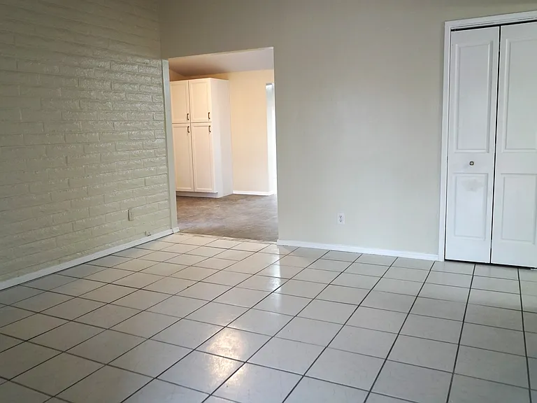 951 W Oahu Pl — Photo 4