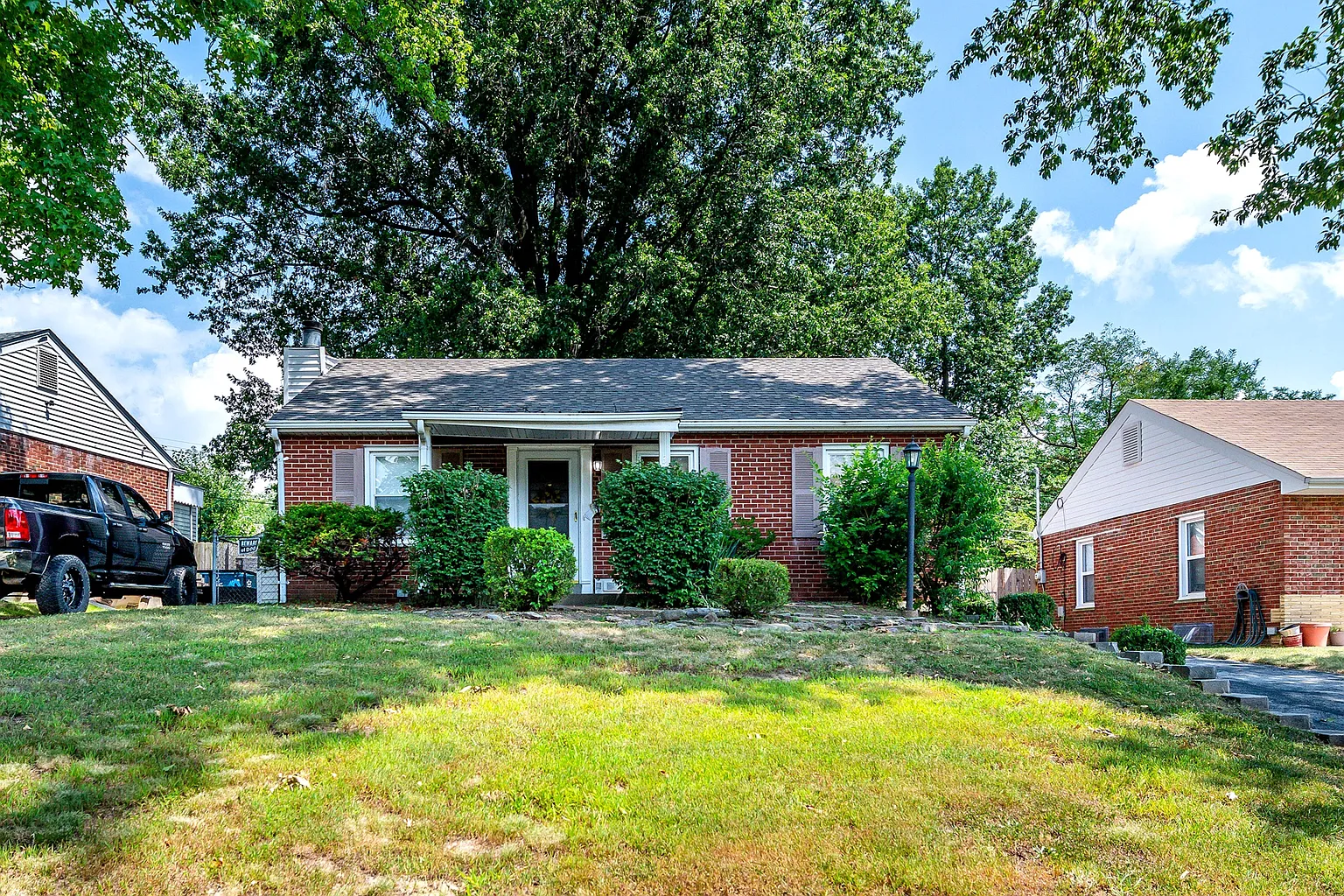 3456 Lindscott Ave photo 1