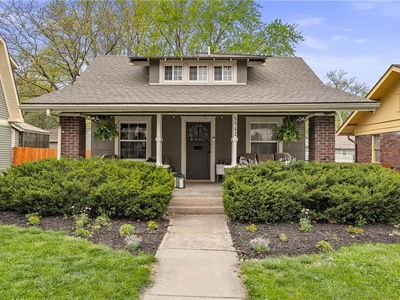 5542 Charlotte St, Kansas City, MO, 64110