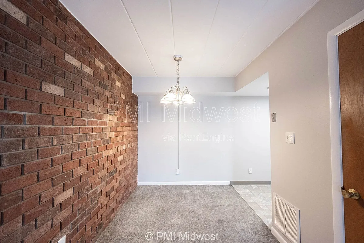 Building Photo - 324 Progress Rd #B6