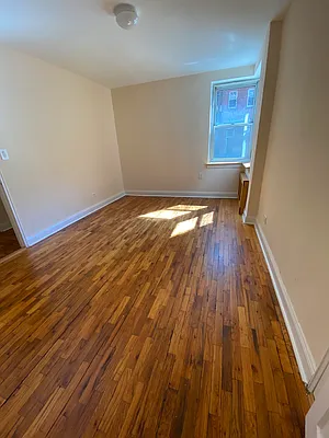 Rented by Kew Forest Realty Inc | media 5