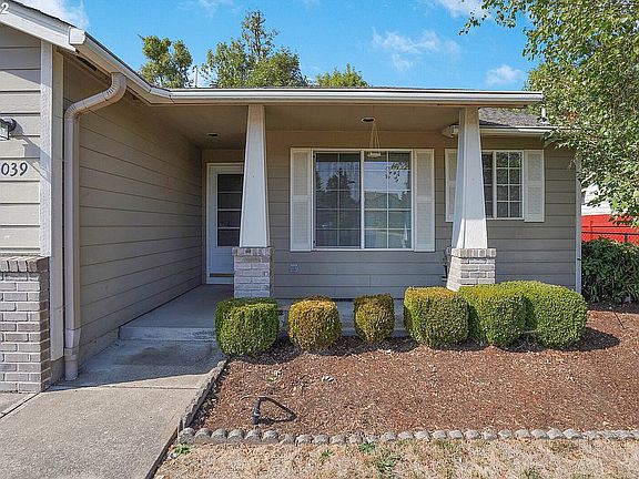 5th image of 1039 Jenah St SE