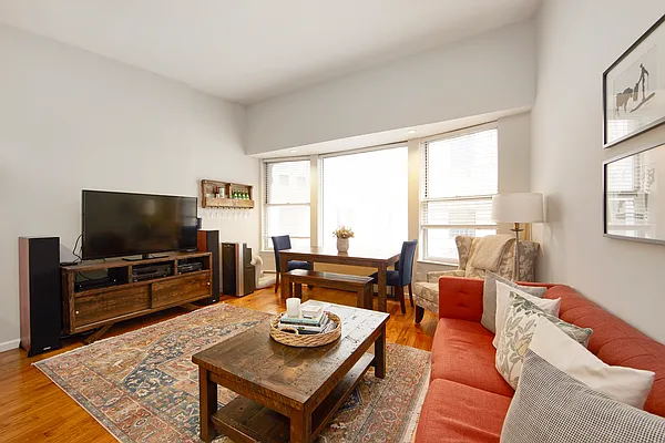 Rented by R New York | media 15