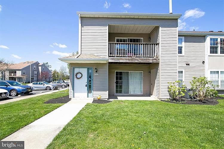 1st image of 702 Briarwood Ct #702