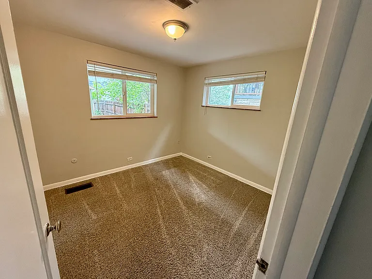3261 S Pearl St — Photo 13