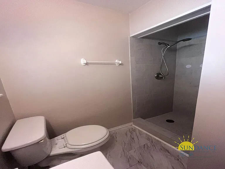 475 Andrew Dr — Photo 8