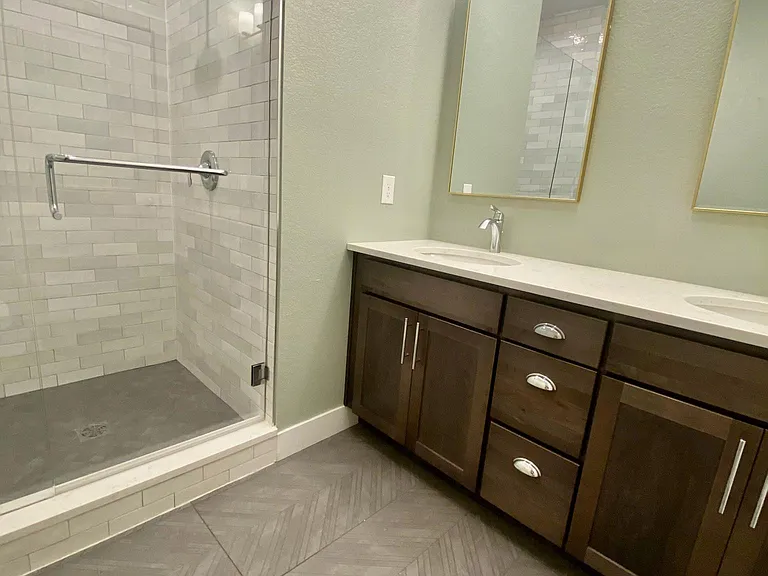 1075 Mariposa St — Photo 31