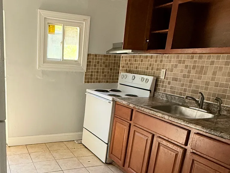 5640 Cherry St — Photo 1