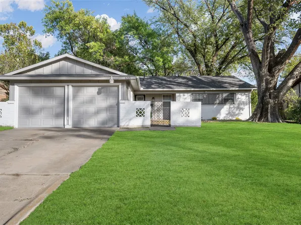 6721 Plantation Rd, Forest Hill, TX 76140