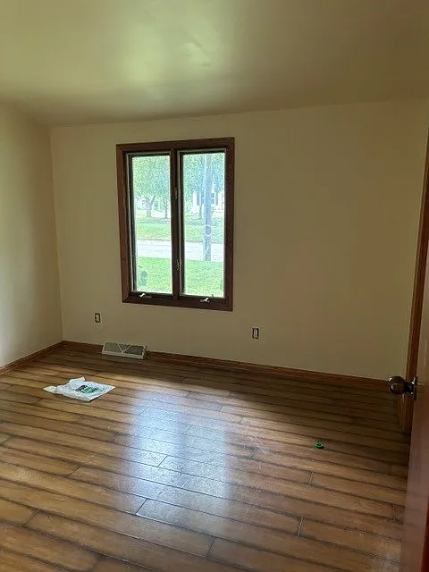 3 bed, 1.5 bath, 1930 sqft, $2,300 — Photo 4