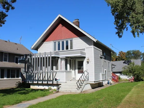 303 3rd Ave, Charles City, IA 50616