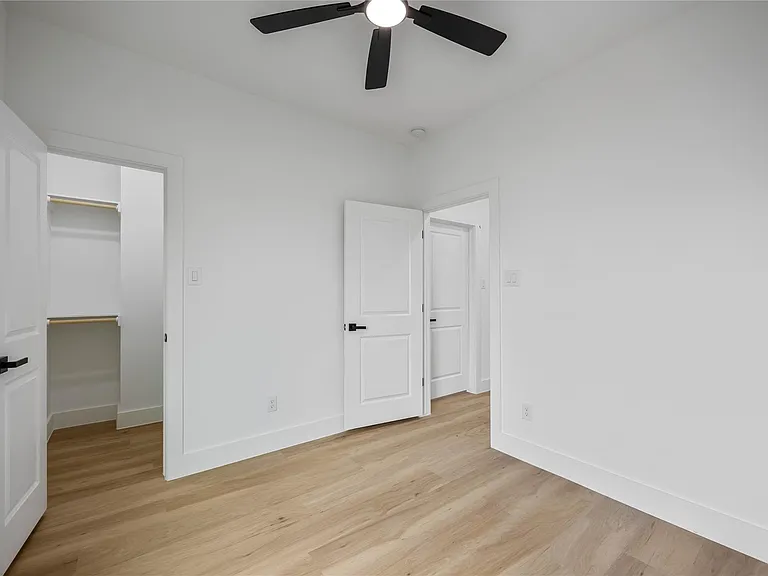 4804 Carmen St #B — Photo 17