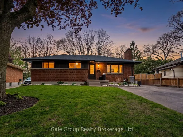 9 Strathcona Dr, London, ON N5W 1P7