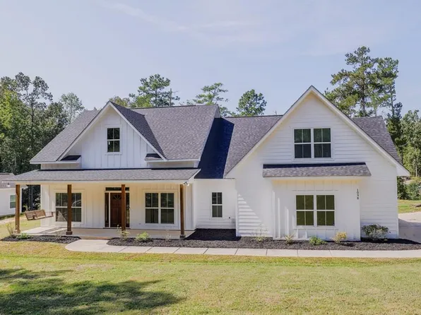 1098 Lee Road 326, Smiths Station, AL 36877