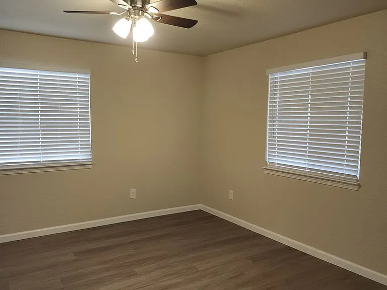 1344 Sunrise Ave — Photo 5