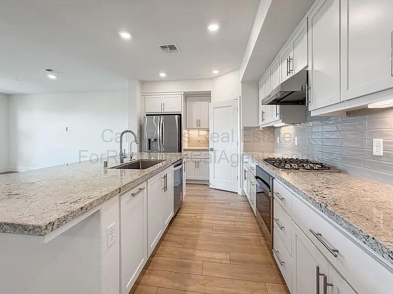 5583 Dublin Blvd — Photo 4