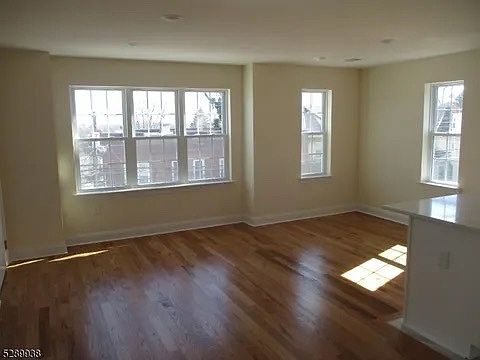 3rd image of 531-533 Sandford Ave #2