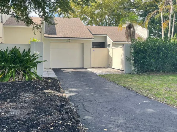 12726 Spinnaker Ln, Wellington, FL 33414