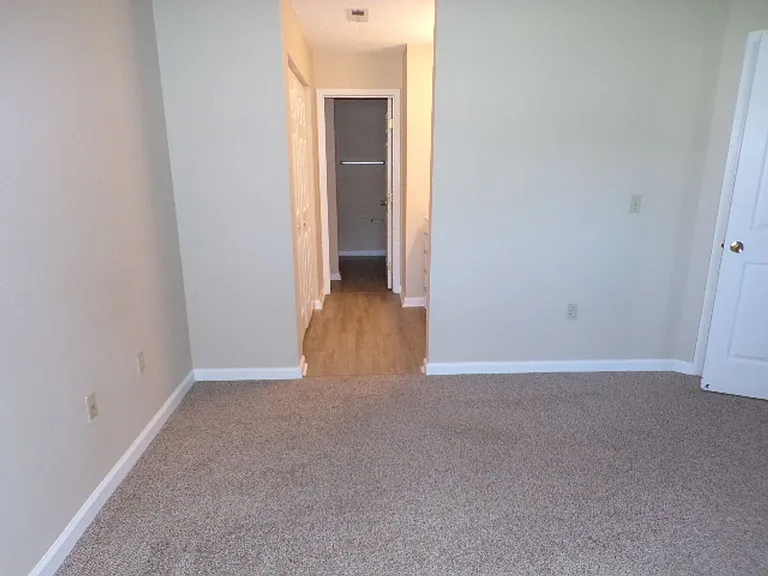 20 Old South Ct #20E — Photo 11