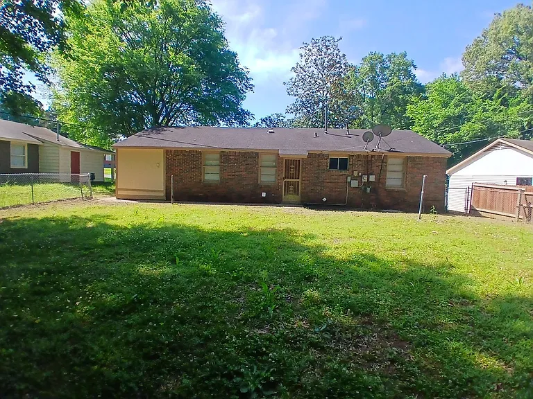 572 Jenson Rd — Photo 4