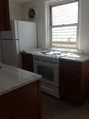 Rented by Kathi Markou, LREB | media 17