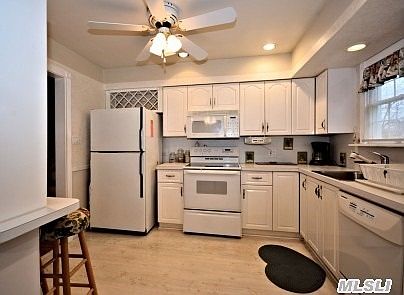 4th image of 49 Simmons Dr