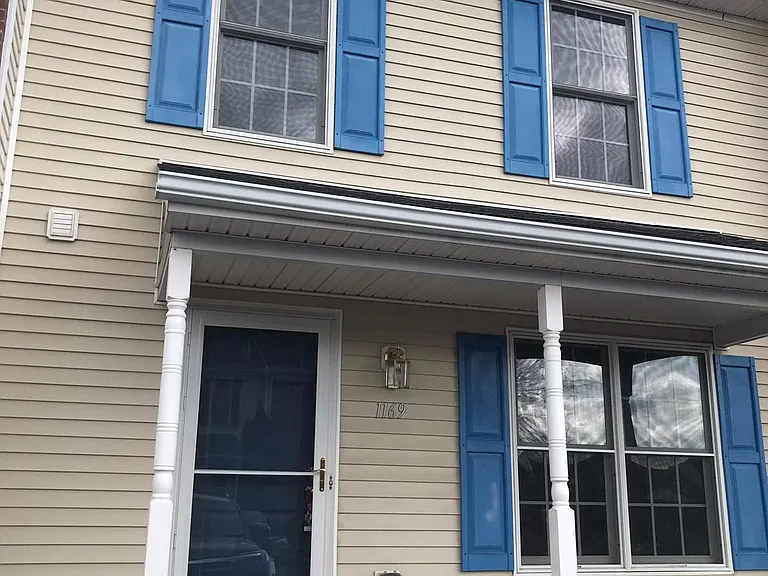 1169 Commercial Ct — Photo 1