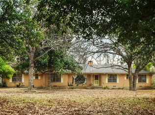 1608 N Houston School Rd, Lancaster, TX 75134