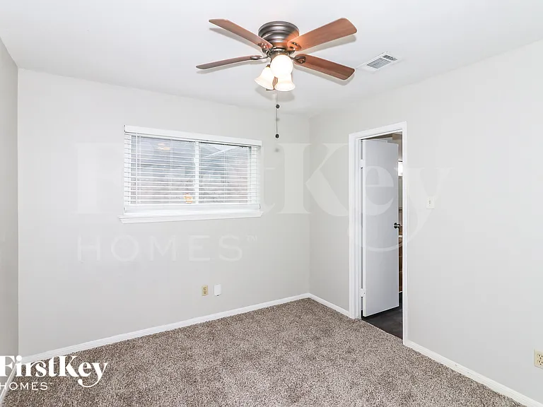 1308 Wilson Dr — Photo 16