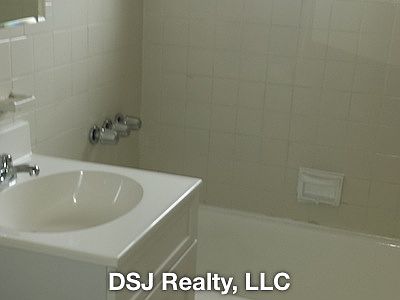 2nd image of 2634 West St APT 4K