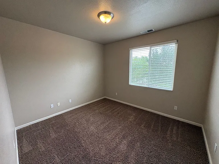1249 N Julieann Ct — Photo 14