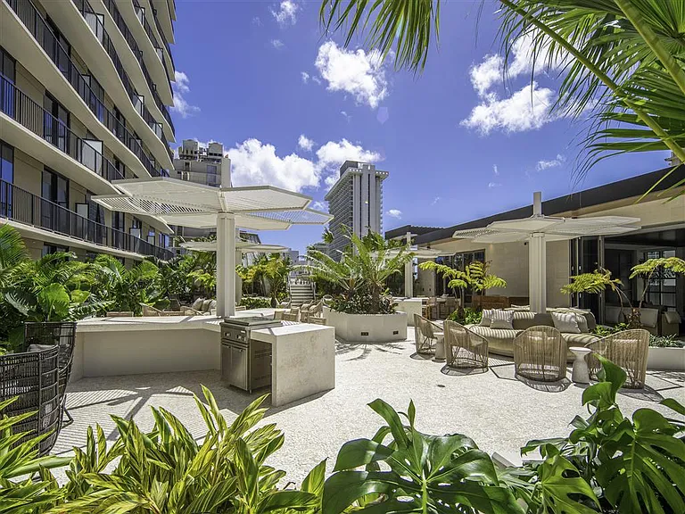 Lilia Waikiki — Photo 3