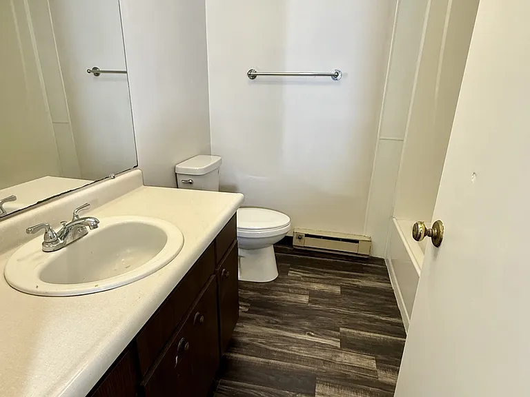 230 W Madison St #3 — Photo 21