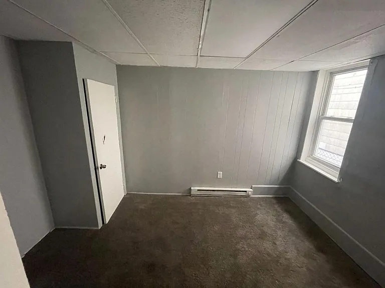 663 E Market St — Photo 2