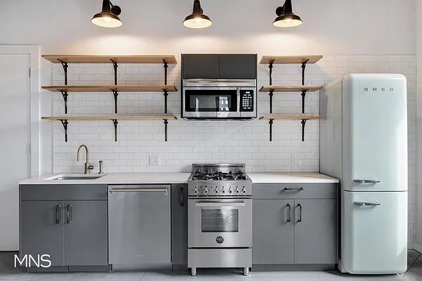 Rented by MNS Marketing | media 27