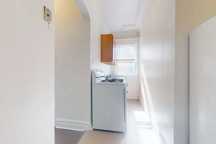 918 E. Hyde Park Boulevard — Photo 17