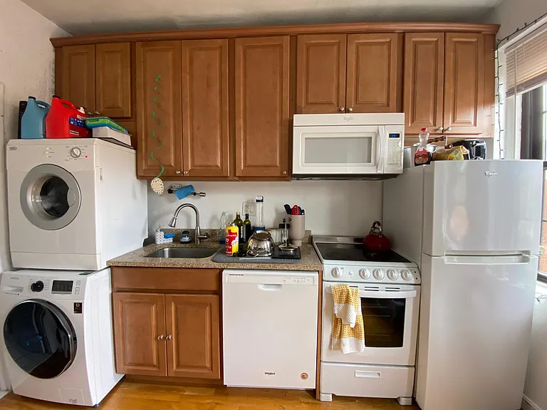 9 Charter St #4F — Photo 3
