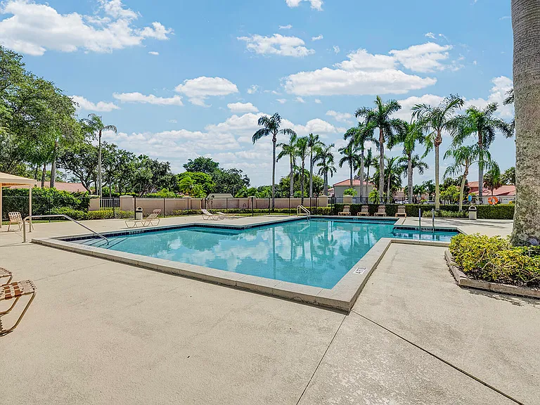 10820 Buttonwood Lake Dr — Photo 25
