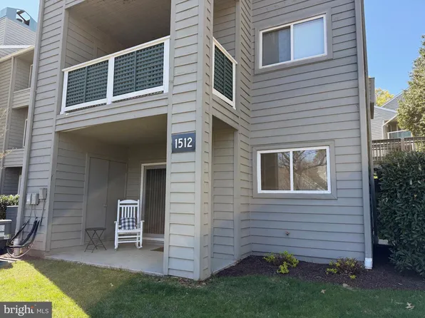 1512 Summerchase Ct, Reston, VA 20194