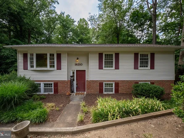 16210 Sheffield Dr, Dumfries, VA 22025