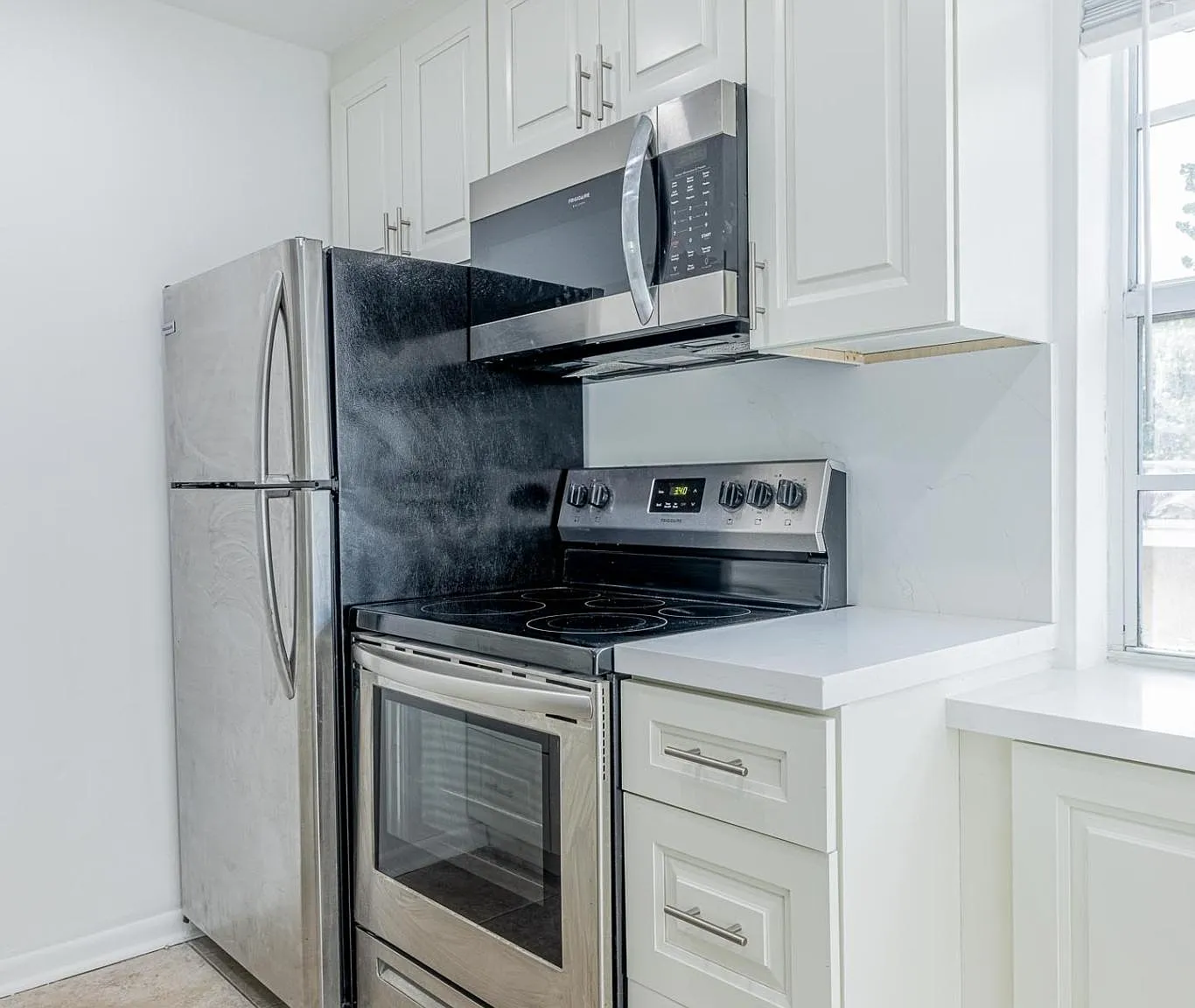 2 bed, 800 sqft, $2,050 — Photo 3