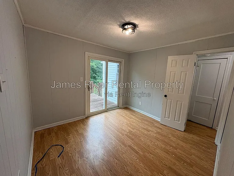 1312 Laurel Ln — Photo 16