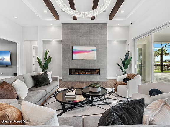 5th image of 3698 Lake Adelaide Pl