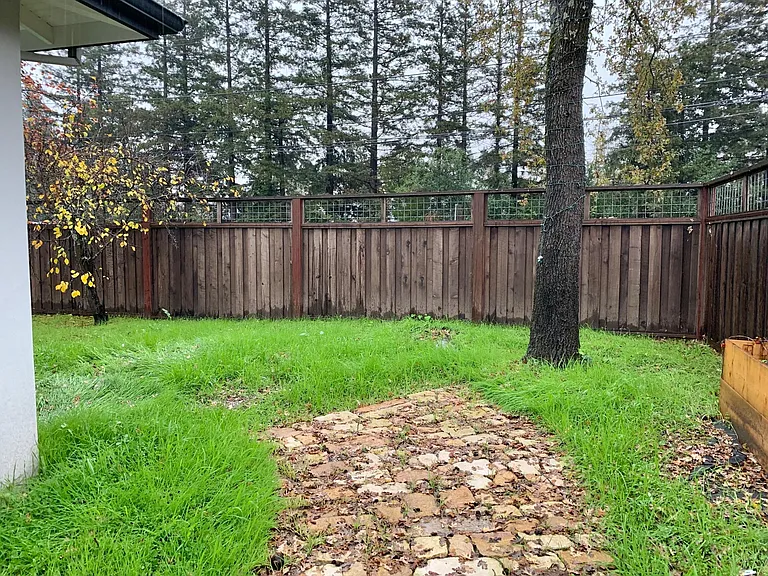 17995 Los Banos Dr — Photo 19