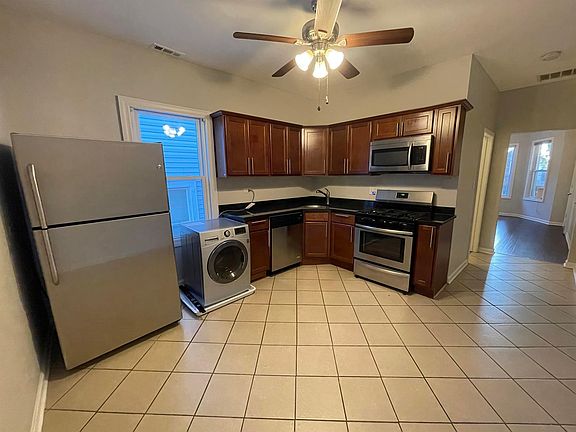 2nd image of 2947 1/2 N Avers Ave #2
