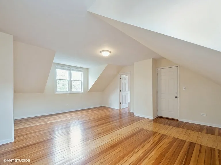 1067 W Cornelia Ave #3 — Photo 5